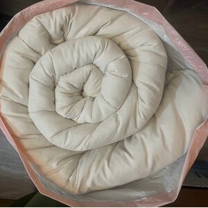 [Stains, Tears, Clean] White Comforter 87" x 87"